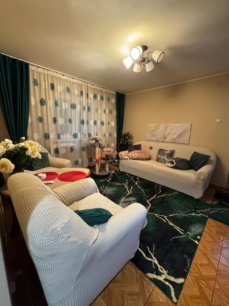 Piata Resita, sector 4, mobilat/ utilat, loc de parcare