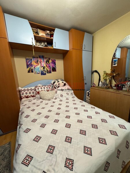 Piata Resita, sector 4, mobilat/ utilat, loc de parcare