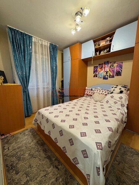 Piata Resita, sector 4, mobilat/ utilat, loc de parcare