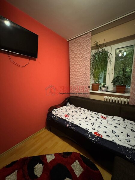 Piata Resita, sector 4, mobilat/ utilat, loc de parcare