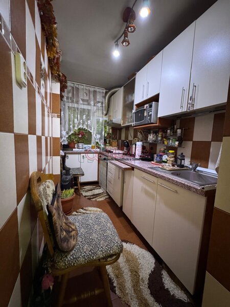 Piata Resita, sector 4, mobilat/ utilat, loc de parcare