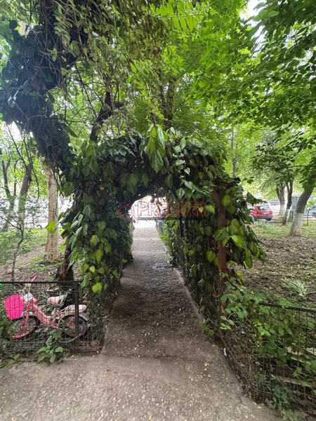 Piata Resita, sector 4, mobilat/ utilat, loc de parcare